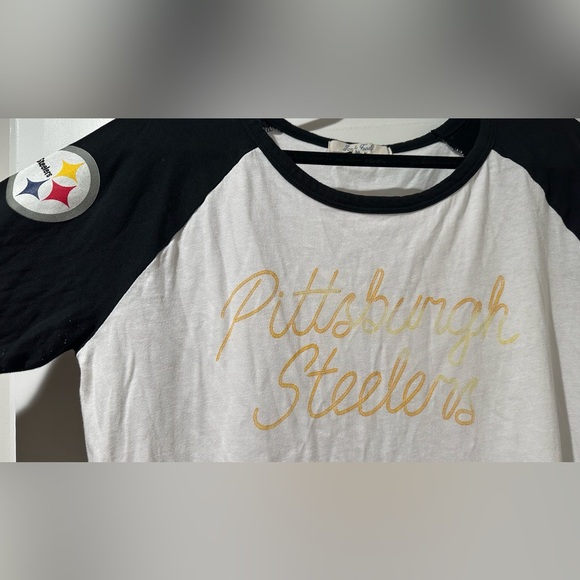Women's Baseball Style Pittsburgh Steelers Tee - Picture 2 of 2